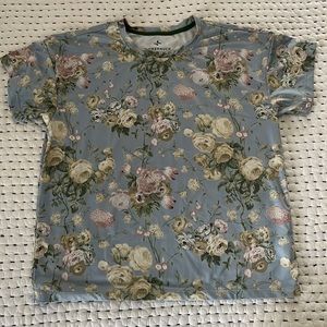 Tuckernuck Sport Breezy Blue Chintz Boyfriend Performance Tee - Sz. Small